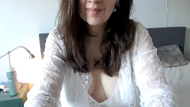 Ella Next Door online show from March 2025 08:16:02 AM