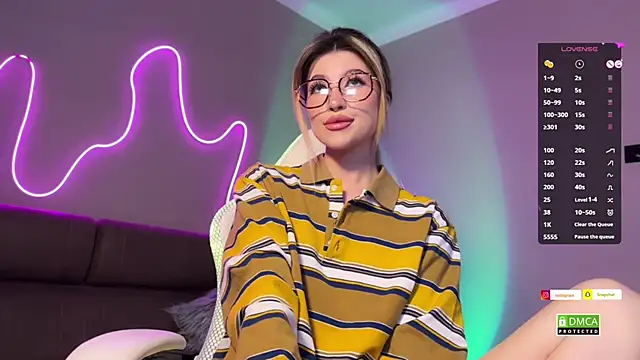 ellie miu online show from December 2024 04:46:02 PM