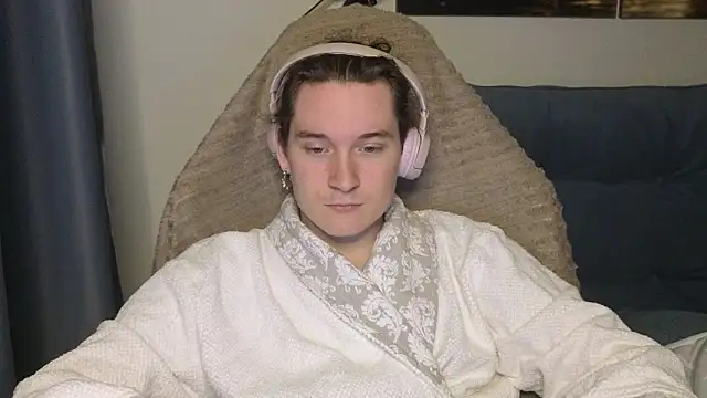 Snapshot of MoreRealAlex chatting on May 2026 01:14:01 AM MoreRealAlex online show from May 2026 01:14:01 AM