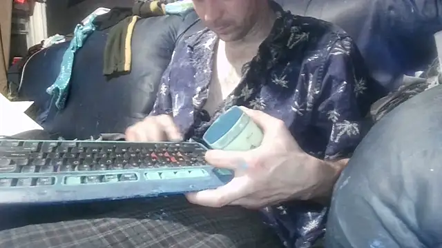 Snapshot of robeaulieu02 chatting on January 2025 06:09:01 AM robeaulieu02 online show from January 2025 06:09:01 AM