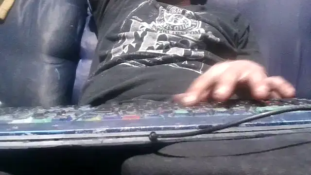 Snapshot of robeaulieu02 chatting on March 2025 04:40:02 AM robeaulieu02 online show from March 2025 04:40:02 AM