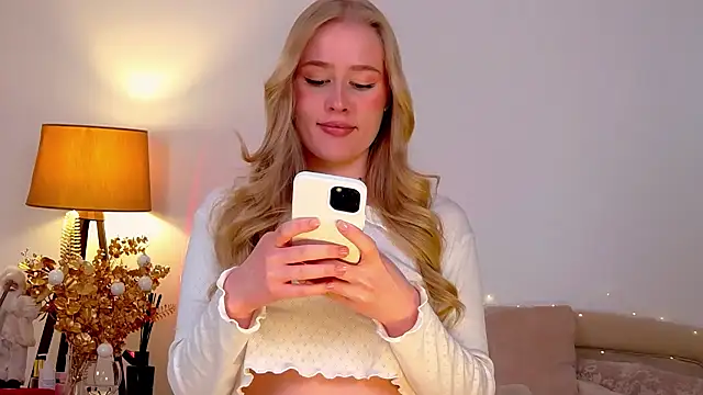 JuliaJaee online show from January 2025 07:54:01 PM