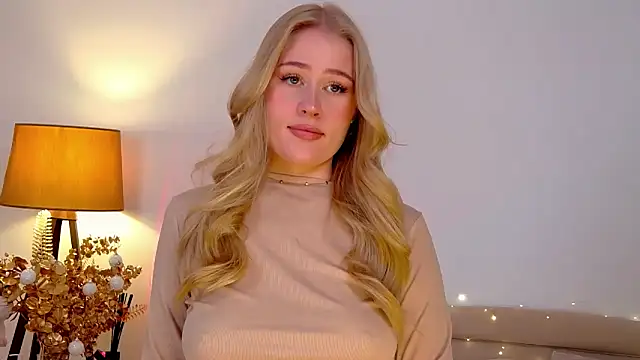 JuliaJaee online show from January 2025 07:10:01 PM