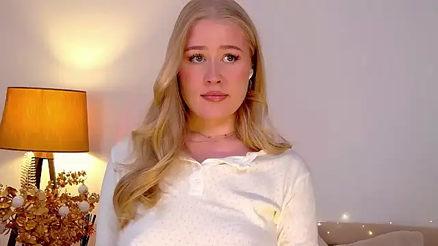 JuliaJaee online show from January 2025 08:04:01 PM