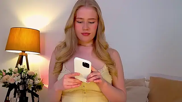 JuliaJaee online show from February 2025 07:30:02 PM