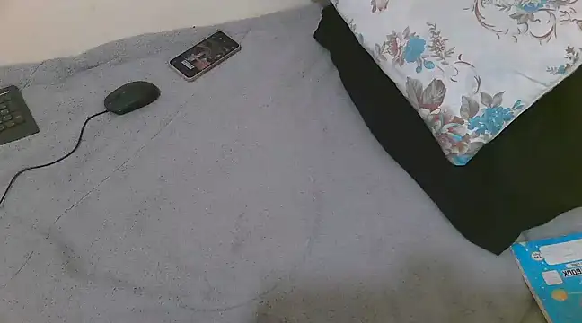 lella-0 online show from March 2025 10:02:01 AM