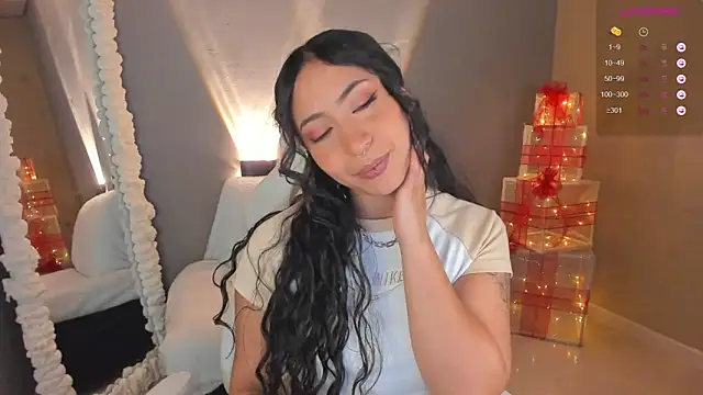 amber curly online show from December 2024 04:38:02 PM