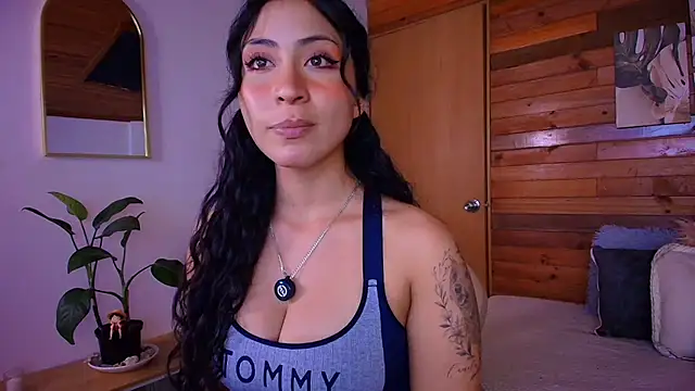 amber curly online show from June 2026 06:22:02 PM