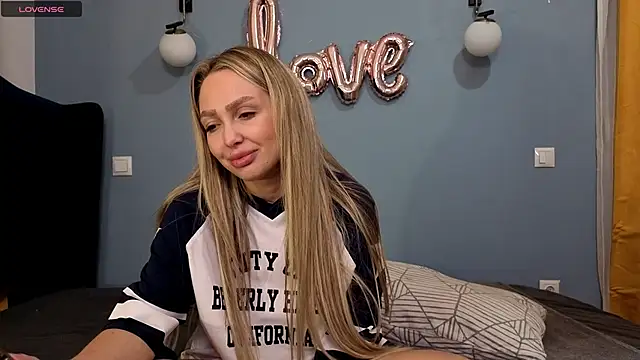 Snapshot of AnnaMaee chatting on March 2025 08:21:02 PM AnnaMaee online show from March 2025 08:21:02 PM