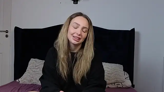 Snapshot of AnnaMaee chatting on February 2026 10:19:02 PM AnnaMaee online show from February 2026 10:19:02 PM