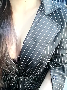 Snapshot of _Linez_ chatting on January 2026 05:37:01 PM Linez online show from January 2026 05:37:01 PM