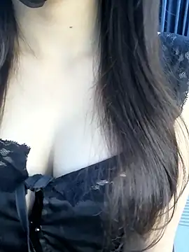 Snapshot of _Linez_ chatting on January 2026 06:42:02 PM Linez online show from January 2026 06:42:02 PM