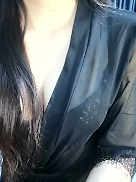 Snapshot of _Linez_ chatting on January 2026 05:51:02 PM Linez online show from January 2026 05:51:02 PM