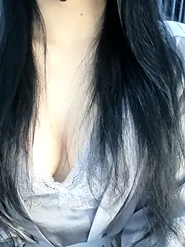 Snapshot of _Linez_ chatting on February 2026 06:56:01 PM Linez online show from February 2026 06:56:01 PM