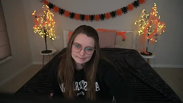 MagicPeachh  online show from October 2025 12:27:02 PM