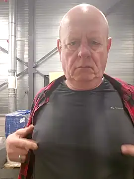 andrejoyfull64 online show from January 2025 12:09:01 PM