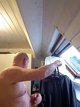 andrejoyfull64 online show from February 2025 03:57:02 PM