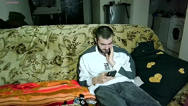 Snapshot of Barney_Tedd chatting on January 2025 10:34:01 PM Barney Tedd online show from January 2025 10:34:01 PM