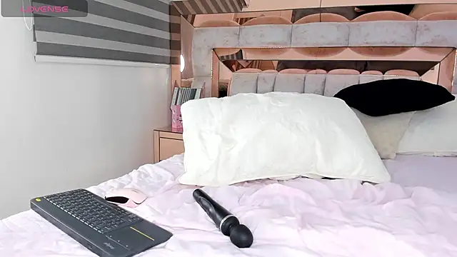 CamiiLovers online show from February 2025 02:28:02 AM