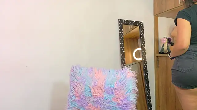 im anna  online show from November 2025 04:07:02 PM