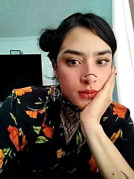 taaylor33 online show from October 2025 06:30:02 PM