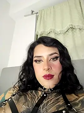 taaylor33 online show from December 2025 04:43:02 AM