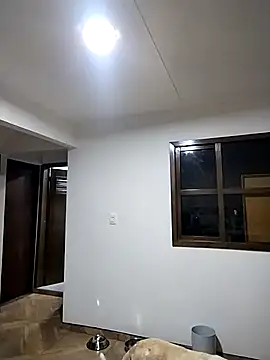 taaylor33 online show from December 2025 01:44:01 AM