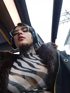 taaylor33 online show from March 2026 10:28:02 PM