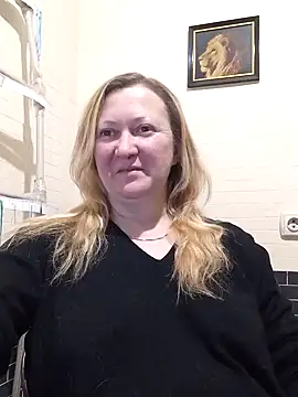 blondyaguar online show from November 2025 06:28:01 PM