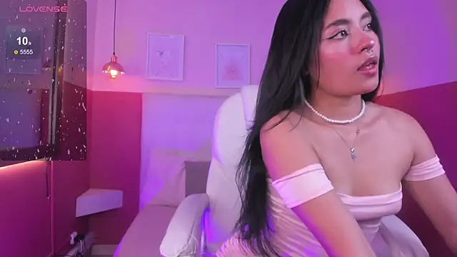 Snapshot of Chloe_fischer_ chatting on January 2025 08:28:01 PM Chloe fischer online show from January 2025 08:28:01 PM