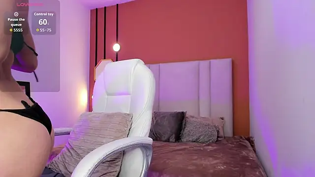 Snapshot of Chloe_fischer_ chatting on December 2025 03:18:02 PM Chloe fischer online show from December 2025 03:18:02 PM