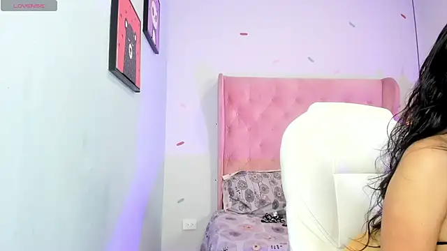 Snapshot of Chloe_fischer_ chatting on February 2026 03:29:02 PM Chloe fischer online show from February 2026 03:29:02 PM