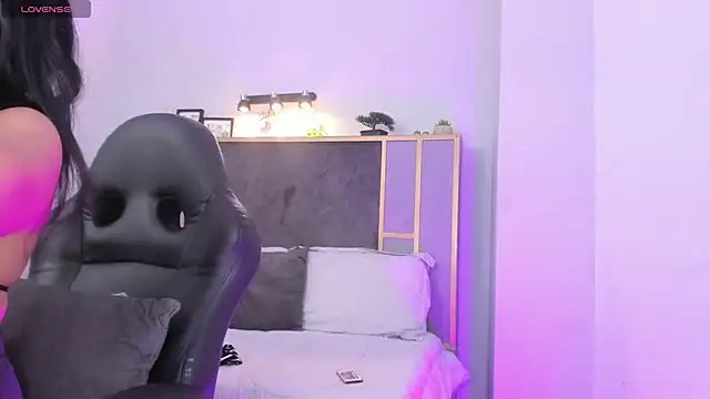 Chloe fischer  online show from March 2026 02:45:01 PM