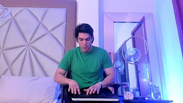 Karimferrer online show from December 2024 04:37:02 AM