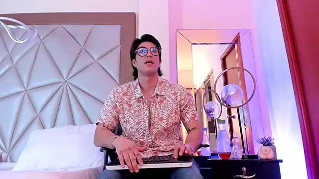 Karimferrer online show from December 2024 04:09:02 AM