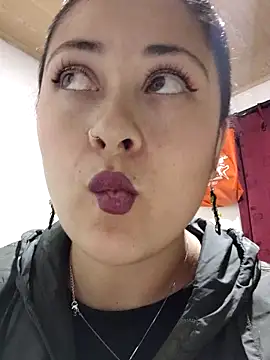 LisbethMoore  online show from April 2026 11:57:01 PM