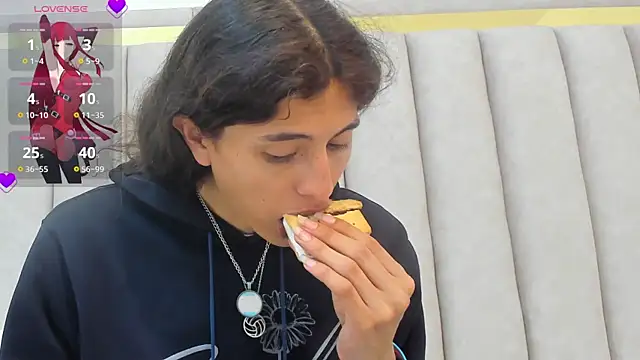 Snapshot of FreyaMoller chatting on January 2025 07:34:01 PM FreyaMoller online show from January 2025 07:34:01 PM