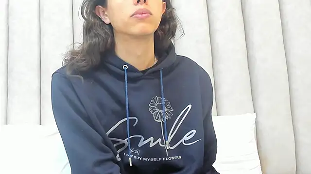 Snapshot of FreyaMoller chatting on January 2025 05:02:01 PM FreyaMoller online show from January 2025 05:02:01 PM