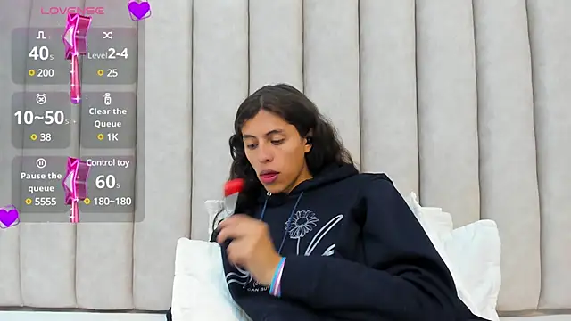 Snapshot of FreyaMoller chatting on January 2025 07:18:02 PM FreyaMoller online show from January 2025 07:18:02 PM