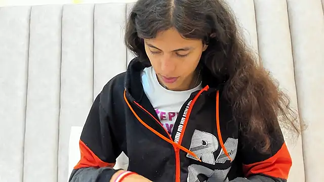 Snapshot of FreyaMoller chatting on February 2025 06:48:01 PM FreyaMoller online show from February 2025 06:48:01 PM