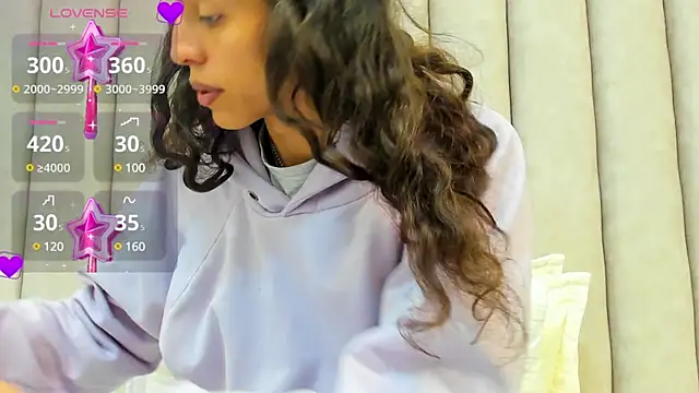 Snapshot of FreyaMoller chatting on February 2025 07:10:02 PM FreyaMoller online show from February 2025 07:10:02 PM