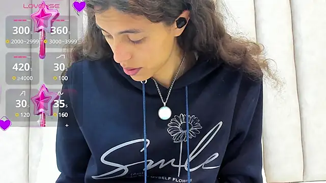 Snapshot of FreyaMoller chatting on February 2025 06:53:01 PM FreyaMoller online show from February 2025 06:53:01 PM