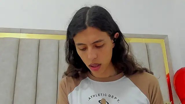 Snapshot of FreyaMoller chatting on October 2025 08:39:02 PM FreyaMoller online show from October 2025 08:39:02 PM