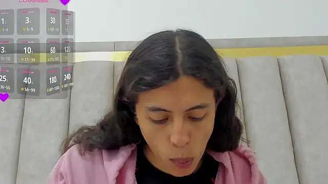 Snapshot of FreyaMoller chatting on October 2025 07:45:02 PM FreyaMoller online show from October 2025 07:45:02 PM