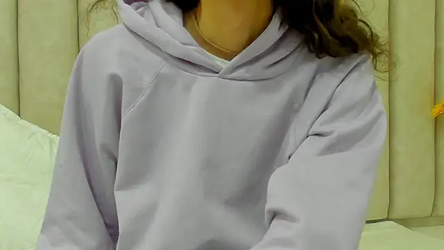 Snapshot of FreyaMoller chatting on October 2025 07:47:01 PM FreyaMoller online show from October 2025 07:47:01 PM