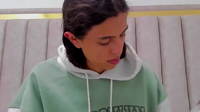 Snapshot of FreyaMoller chatting on October 2025 06:26:02 PM FreyaMoller online show from October 2025 06:26:02 PM