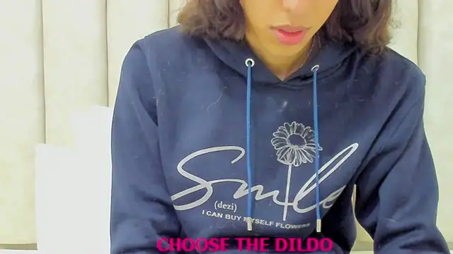 Snapshot of FreyaMoller chatting on November 2025 06:21:01 PM FreyaMoller online show from November 2025 06:21:01 PM