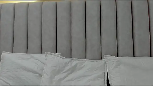 FreyaMoller online show from December 2025 02:22:01 PM