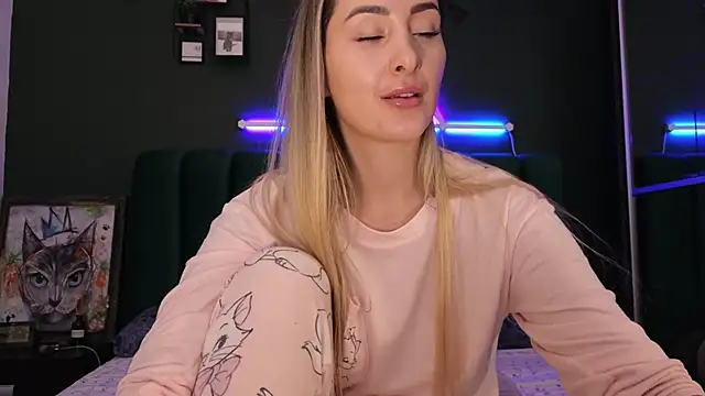 kimmie meow online show from December 2024 06:01:02 PM