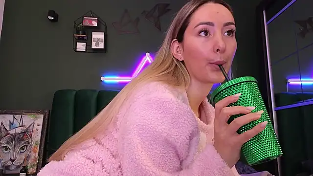 kimmie meow online show from December 2024 06:26:02 PM